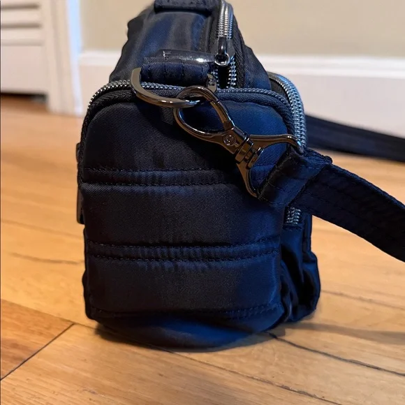 Lug Trolly Crossbody in black, like new - Picture 3 of 11